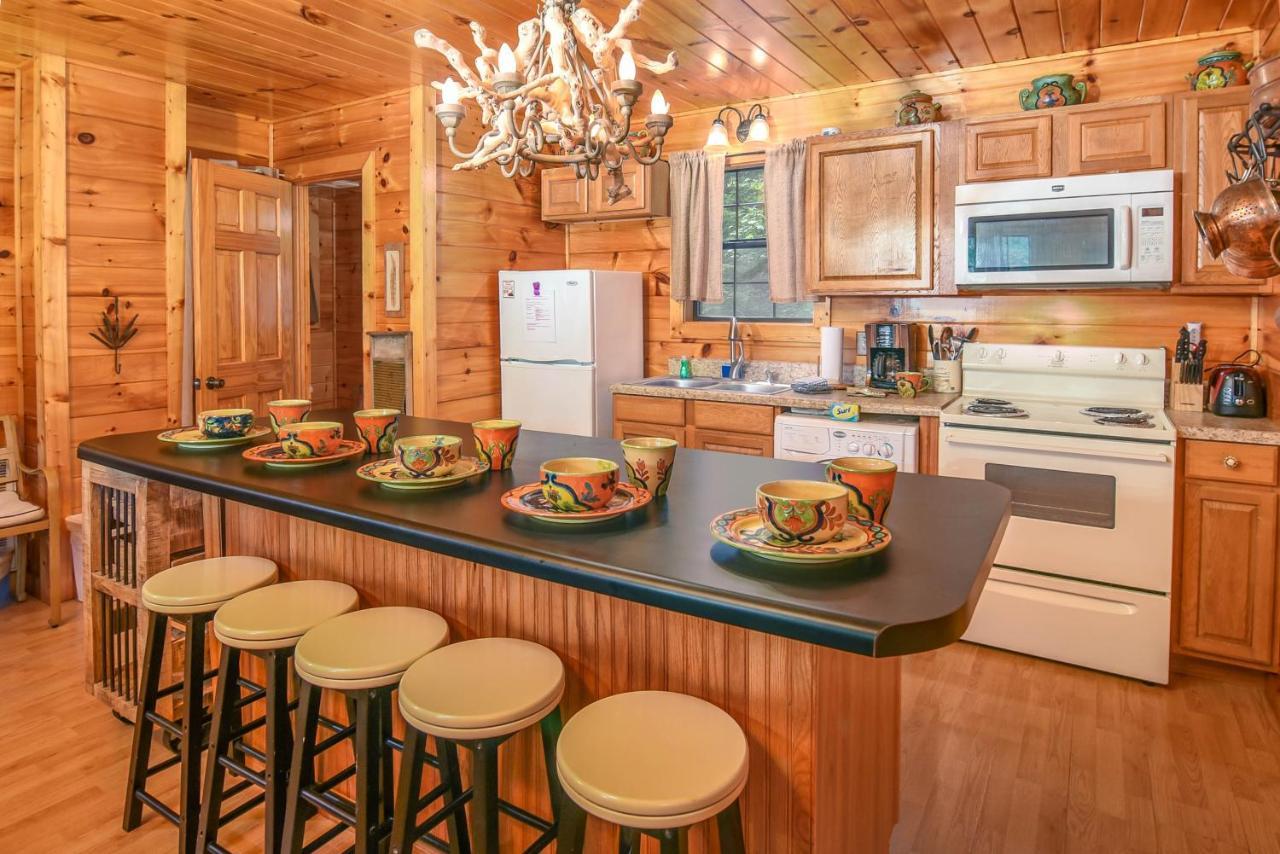 Permanent Vacation-Private Honeymoon Cabin With Hot Tub Sevierville Dış mekan fotoğraf