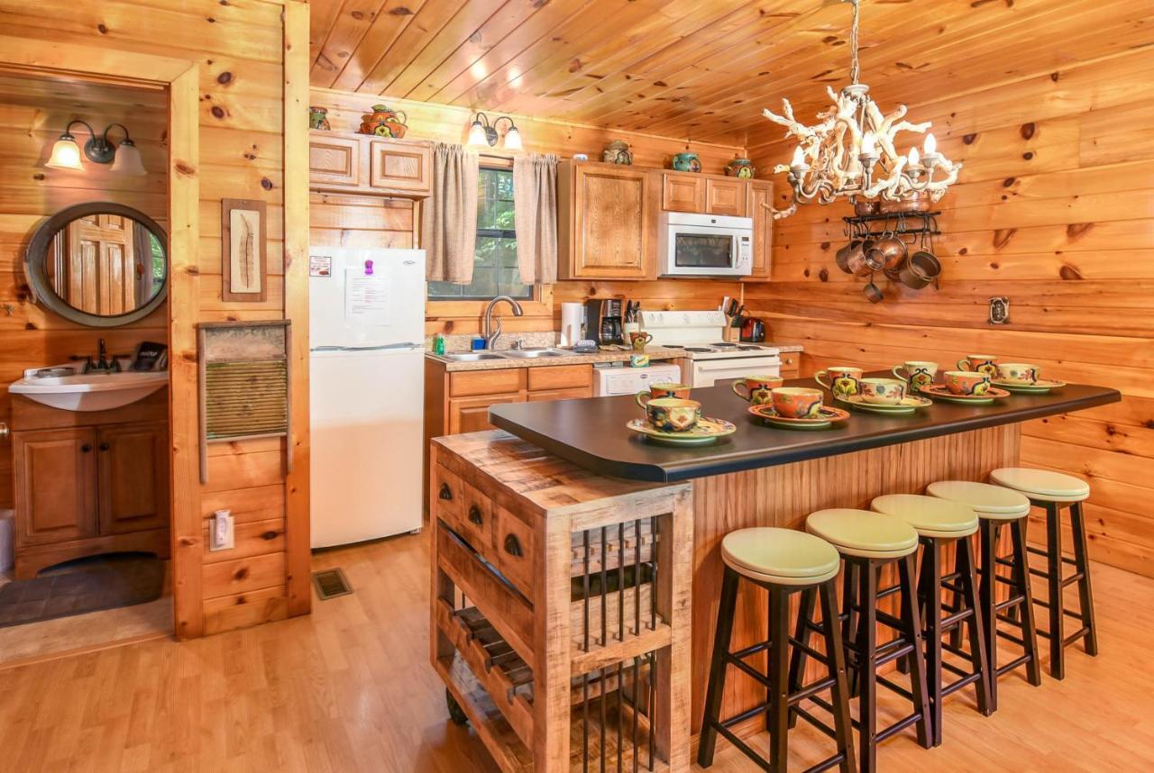 Permanent Vacation-Private Honeymoon Cabin With Hot Tub Sevierville Dış mekan fotoğraf